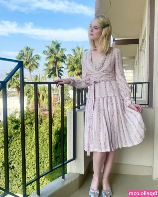 Elle Fanning [ elle-fanning ] - I love having your cock in my hand