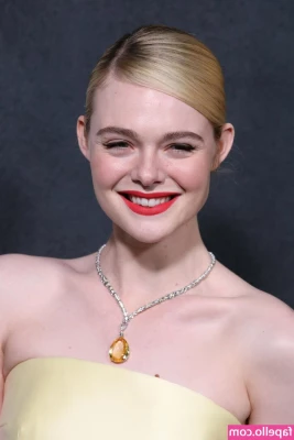 Elle Fanning [ elle-fanning ] - Do you like it when my tits bounce
