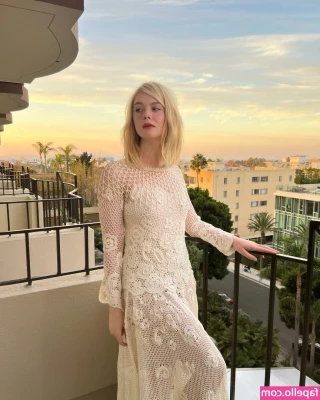 Elle Fanning [ elle-fanning ] - Tootsie s  I love this colour