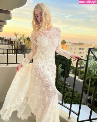 Elle Fanning [ elle-fanning ] - You like my whale tail