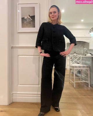 Elle Fanning [ elle-fanning ] - 小穴被偷襲了 高潮迭起