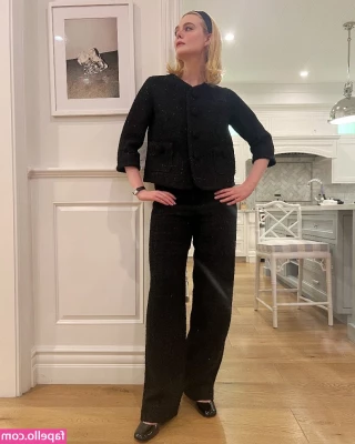 Elle Fanning [ elle-fanning ] - I always look better in red   Don t you think