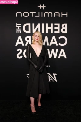 Elle Fanning [ elle-fanning ] - spank them cheeks til red 😜