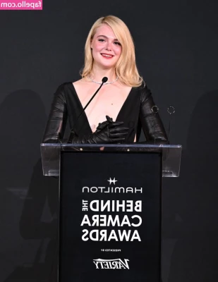 Elle Fanning [ elle-fanning ] - Boooty neeeds a slappppin