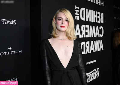 Elle Fanning [ elle-fanning ] - Happy thanksgiving my lovely babes xoxo ♥️  Hope everyone stuffs