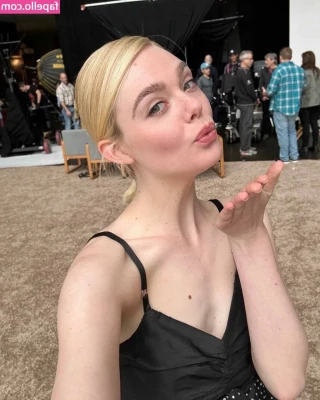 Elle Fanning [ elle-fanning ] - I miss summer already