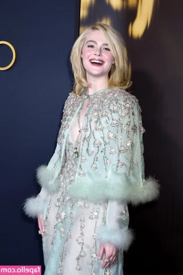 Elle Fanning [ elle-fanning ] - I’m failing at math, cum over and help me study? 🥰🤤 a lil