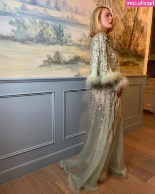 Elle Fanning [ elle-fanning ] - Volví negrita