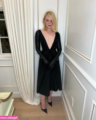 Elle Fanning [ elle-fanning ] - Mondaze