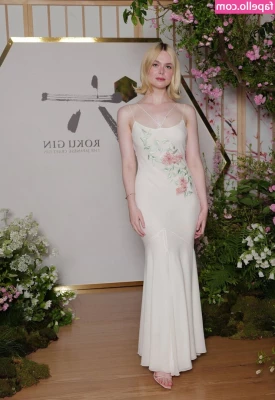 Elle Fanning [ elle-fanning ] - 😲😲 TIP FOR THIS POST $11 to get the hottest full video I have