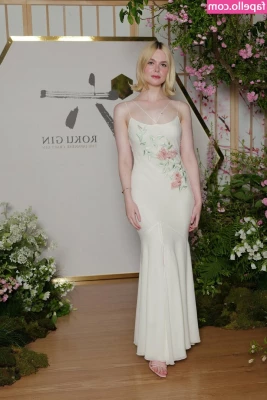 Elle Fanning [ elle-fanning ] - Wanna sit on me and watch a movie