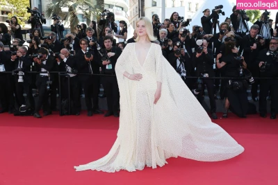 Elle Fanning [ elle-fanning ] - TIP THIS POST 5  TO GET 3 MONTHS OF PREMIUM SNAPCHAT FUN  I AM HIGHLY