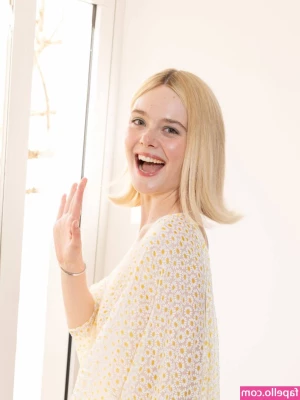 Elle Fanning [ elle-fanning ] - How s the view