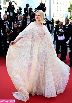 Elle Fanning [ elle-fanning ] - If this picture was a video I have to next scene for my VIP s  So if
