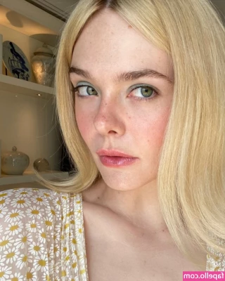 Elle Fanning [ elle-fanning ] - May the 4th be with you 😈
