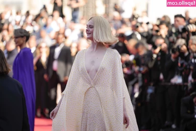 Elle Fanning [ elle-fanning ] - Peeping puss 🐱 part 1