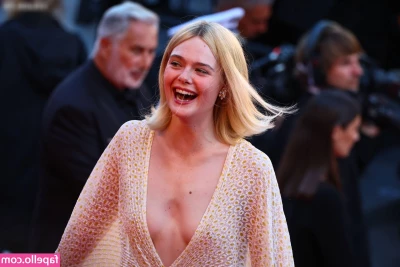 Elle Fanning [ elle-fanning ] - Live tomorrow! At 9 PM EST! Whose tuning in? 😘🔞😜 part 1