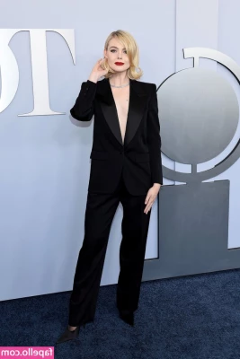 Elle Fanning [ elle-fanning ] - Algo que amo es la lenceria asi  ustedes que opinan