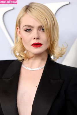 Elle Fanning [ elle-fanning ] - Kiss kiss