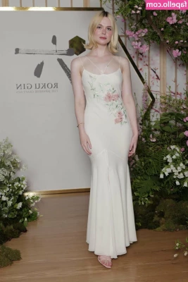 Elle Fanning [ elle-fanning ] - Just break me