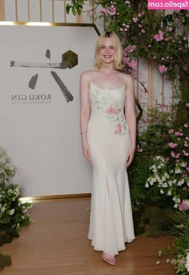 Elle Fanning [ elle-fanning ] - Yes for the dress
