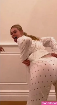 Elle Fanning [ elle-fanning ] - Los  küss meine Füße