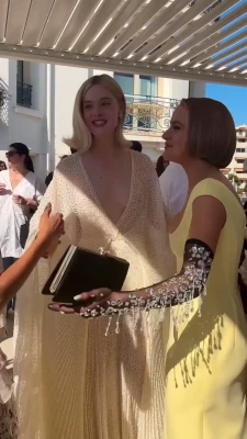 Elle Fanning [ elle-fanning ] - 3 Hours To Go  amp  Its Show Time   See you soon   7pm PDT LIVE