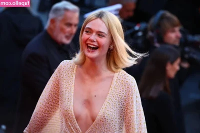 Elle Fanning [ elle-fanning ] - Bend me over baby part 1