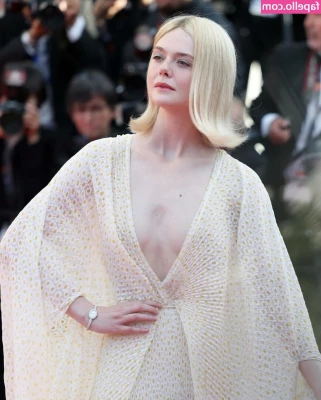 Elle Fanning [ elle-fanning ] - The rare clothed pics  -rae
