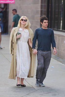 Elle Fanning [ elle-fanning ] - PUSSY  photog   jcphotogmsp
