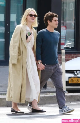 Elle Fanning [ elle-fanning ] - Waiting for you to have your way with me 👉👈