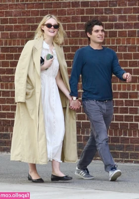 Elle Fanning [ elle-fanning ] - 🚨 FRIDAY NIGHT LIVE JOIN RIGHT NOW🚨👅#1 Famous Puerto Rican
