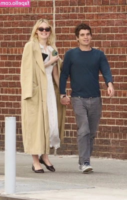 Elle Fanning [ elle-fanning ] - That pregnancy tummy starts showing