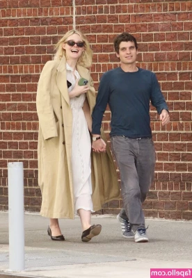 Elle Fanning [ elle-fanning ] - Hey  loves   I m visiting my parents today  so will not be active 