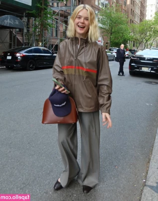 Elle Fanning [ elle-fanning ] - Airport feet. Yes I did that waiting by baggage claims!!