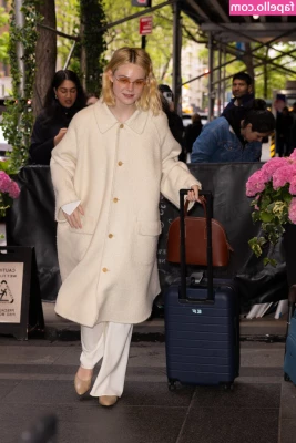 Elle Fanning [ elle-fanning ] - Check Dm For Feet! Aga Ended Finally!!! Im too exhausted to do
