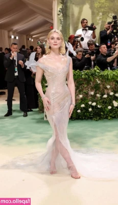 Elle Fanning [ elle-fanning ] - Hi honey   I hope you are having a good start to the week