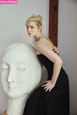 Elle Fanning [ elle-fanning ] - Does it turn you on when @KaediaLang and I play with each other?
