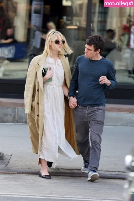 Elle Fanning [ elle-fanning ] - What would you do if this was your view