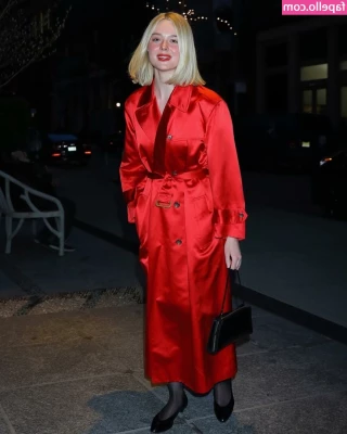 Elle Fanning [ elle-fanning ] - Mmmmm giant tits