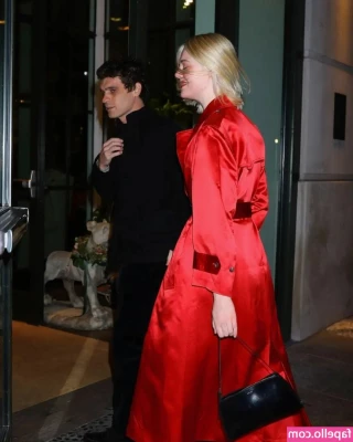 Elle Fanning [ elle-fanning ] - Anyone who has BOTH @texasblaze1111 and my Onlyfans get this vid FREE