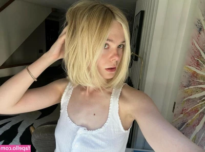 Elle Fanning [ elle-fanning ] - Bow Down 💙👅