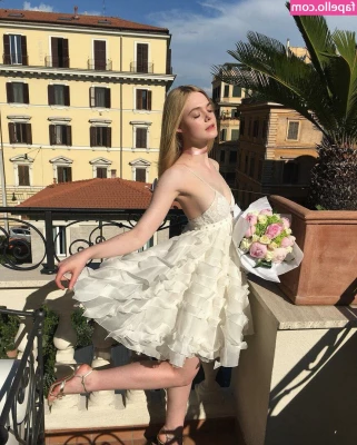Elle Fanning [ elle-fanning ] - Just stopping by