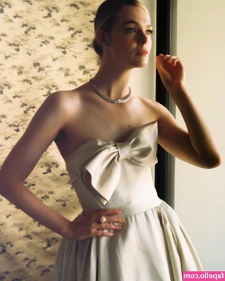 Elle Fanning [ elle-fanning ] - New video request poll coming soon! Message me for any requests you