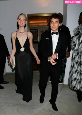 Elle Fanning [ elle-fanning ] - I promise my page about to be so litt  Let s get it  All access