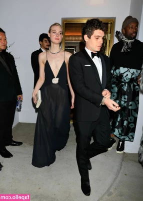 Elle Fanning [ elle-fanning ] - Feeling extra horny tonight! I need a dick in my mouth!