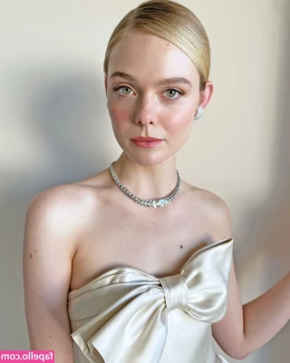 Elle Fanning [ elle-fanning ] - Do you know how hard it is to keep checking your roommates location