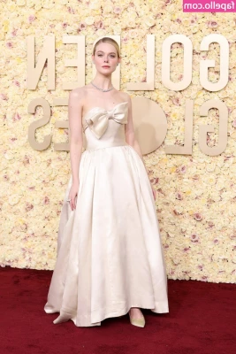Elle Fanning [ elle-fanning ] - Why aren t you behind me