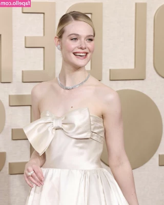 Elle Fanning [ elle-fanning ] - 12 22   Hot pink for the win     I love this color because it has