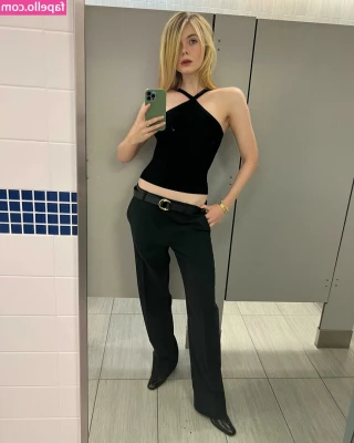 Elle Fanning [ elle-fanning ] - Chilling today?🥵